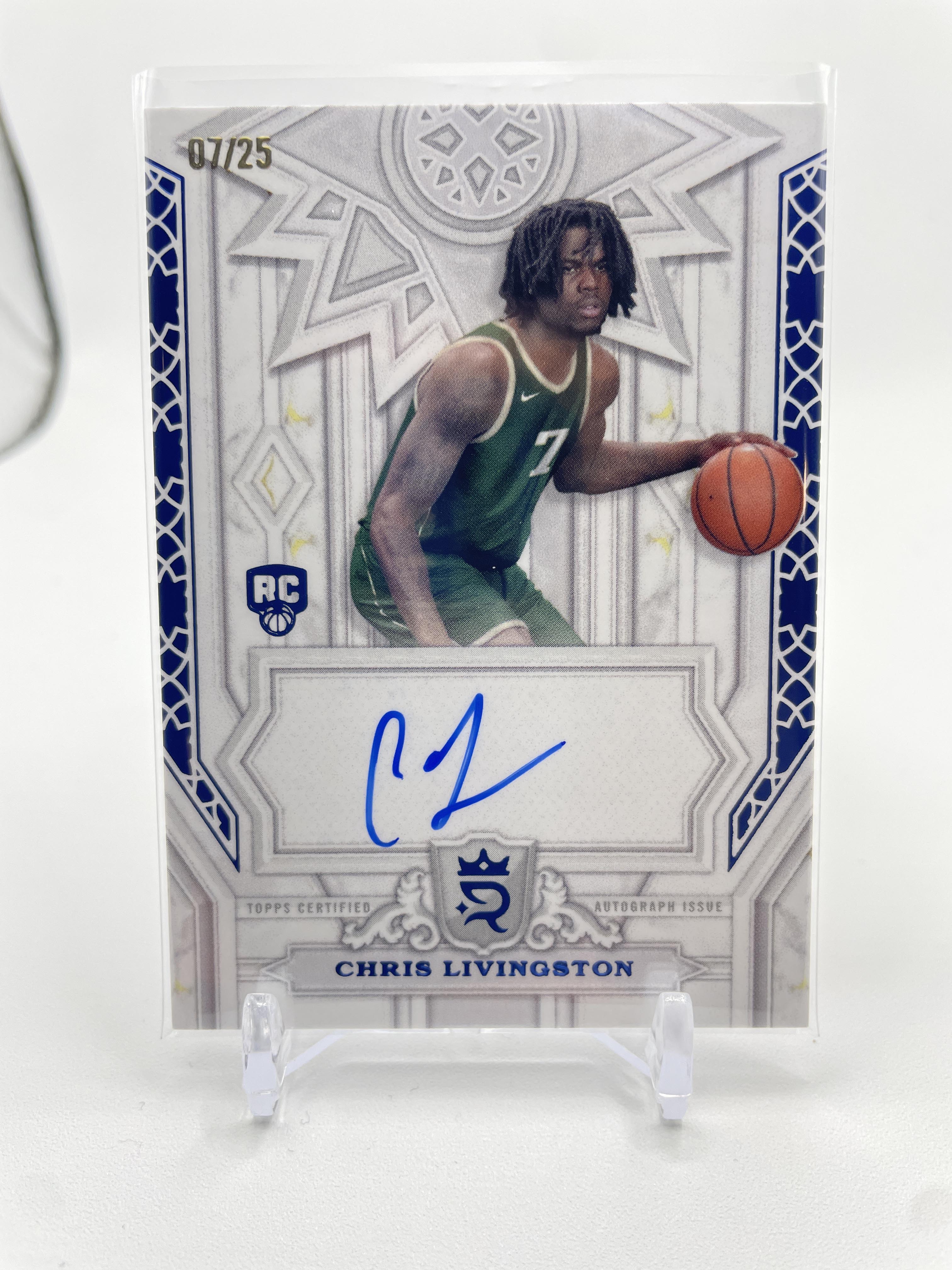 2023-24 Topps Royalty Chris Livingston Pursuit of Greatness Blue Rookie Auto /25